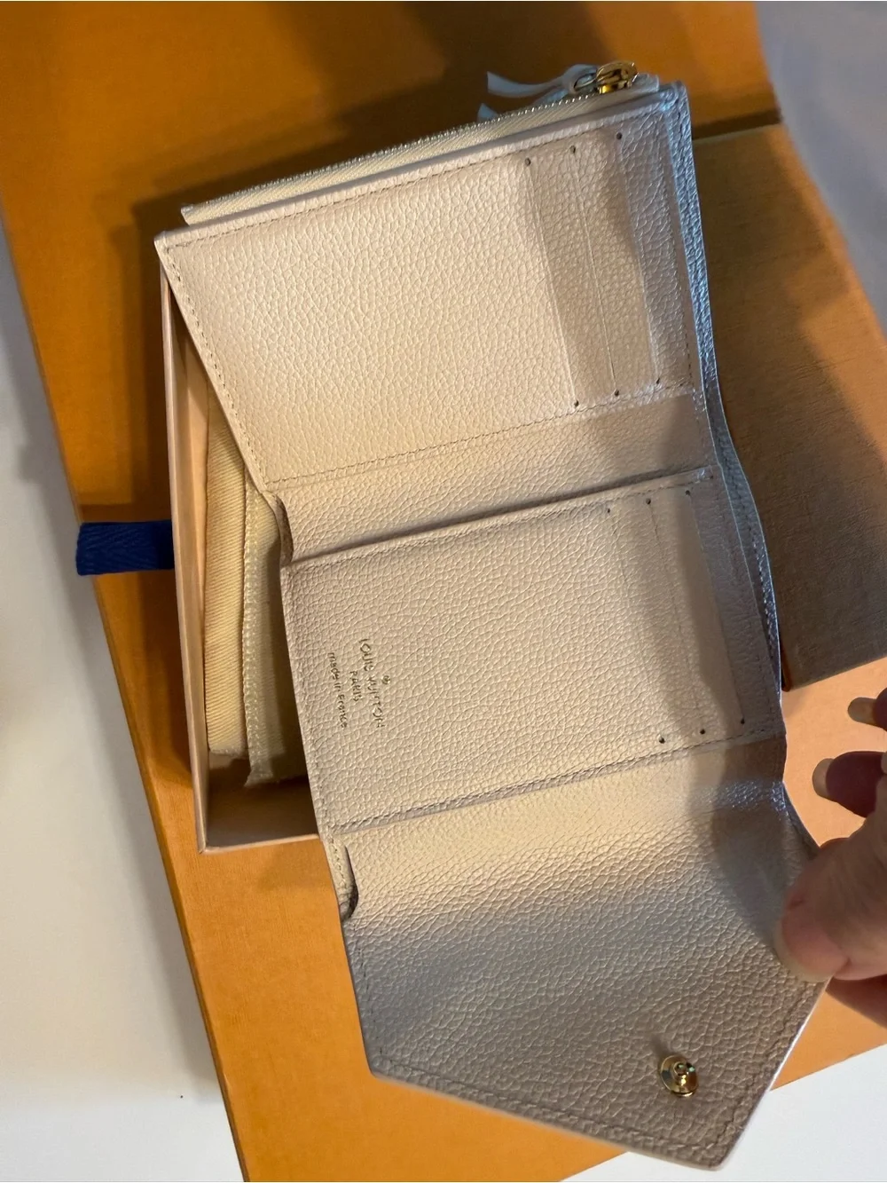 Louis Vuitton compact louis